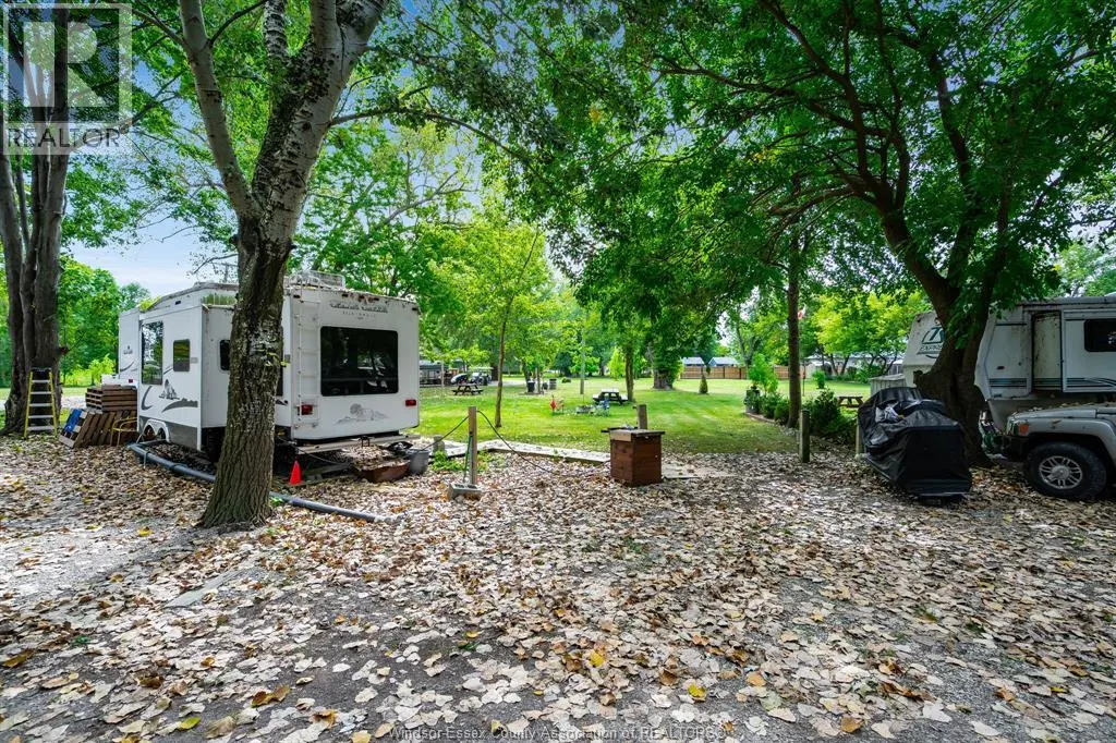 633 Point Pelee DRIVE
