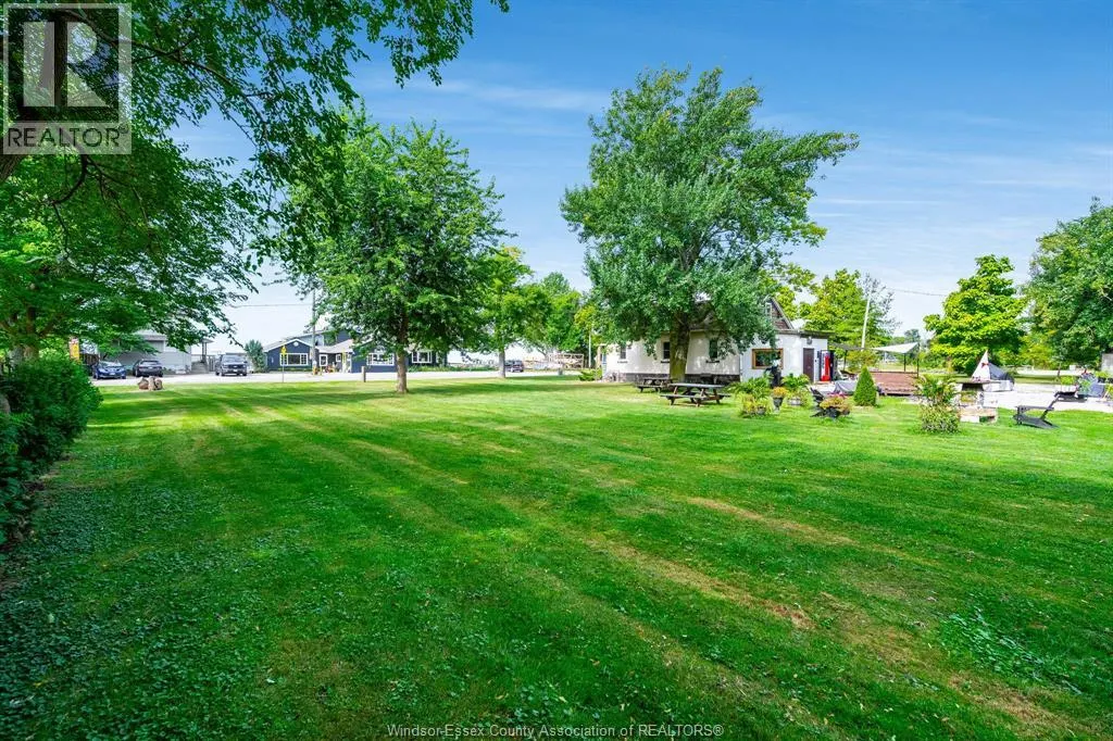 633 Point Pelee DRIVE