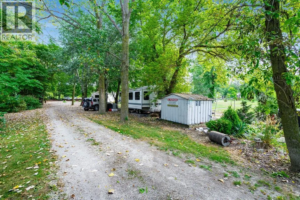 633 Point Pelee DRIVE