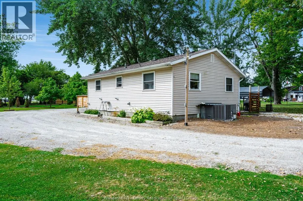 633 Point Pelee DRIVE