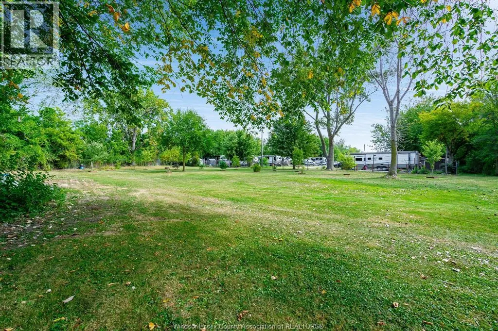 633 Point Pelee DRIVE