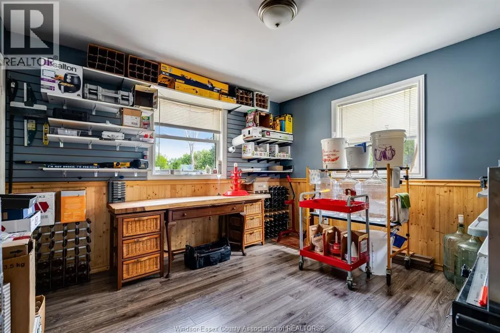633 Point Pelee DRIVE