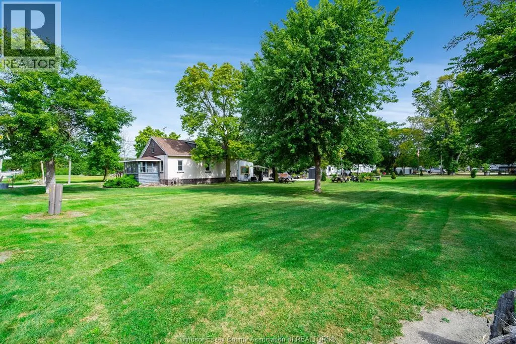 633 Point Pelee DRIVE