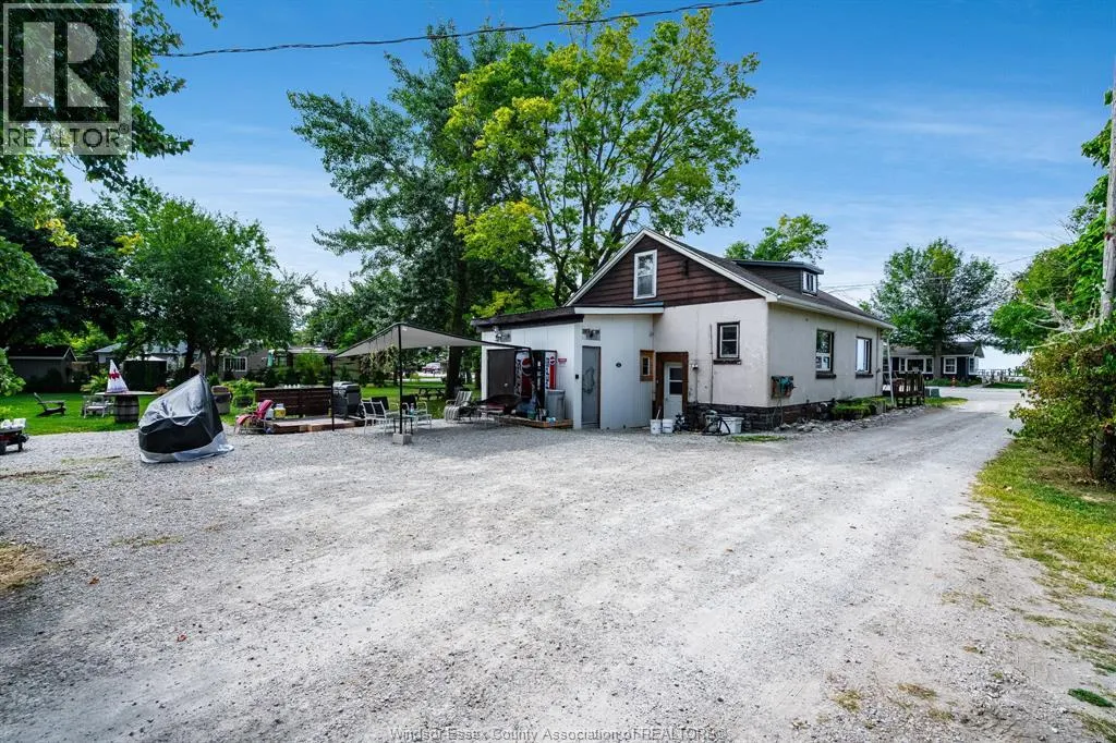 633 Point Pelee DRIVE