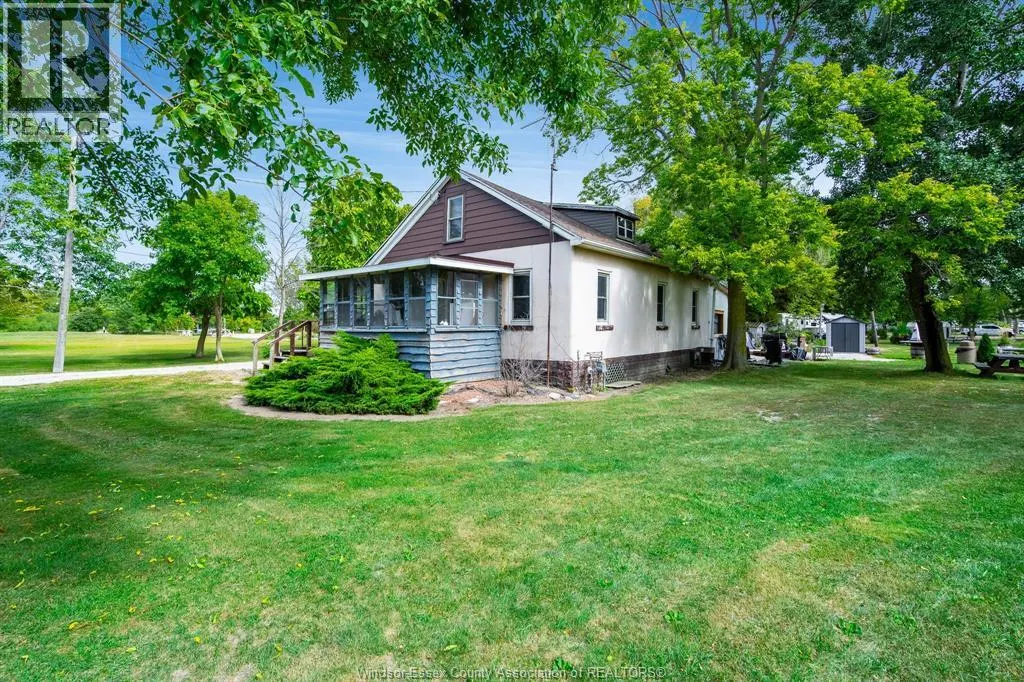633 Point Pelee DRIVE