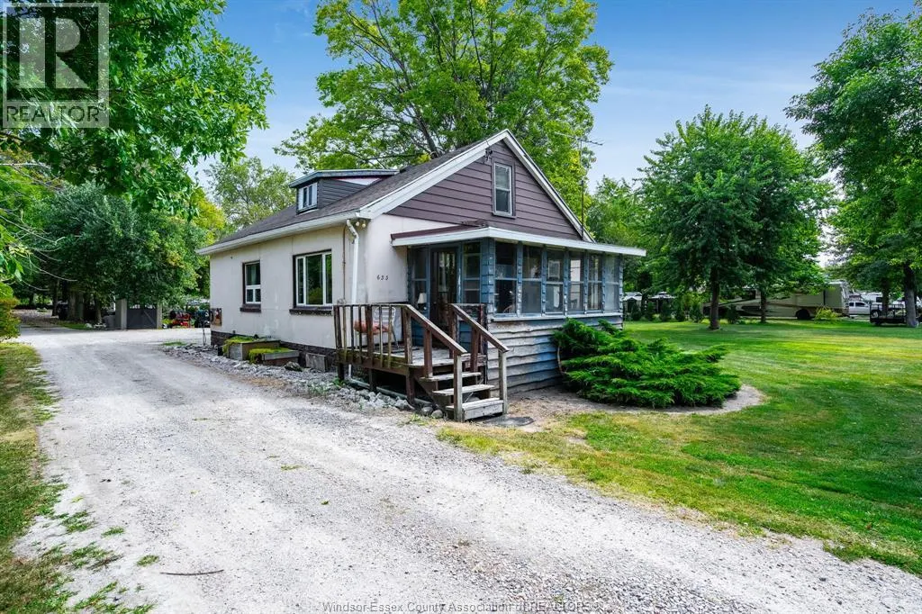 633 Point Pelee DRIVE