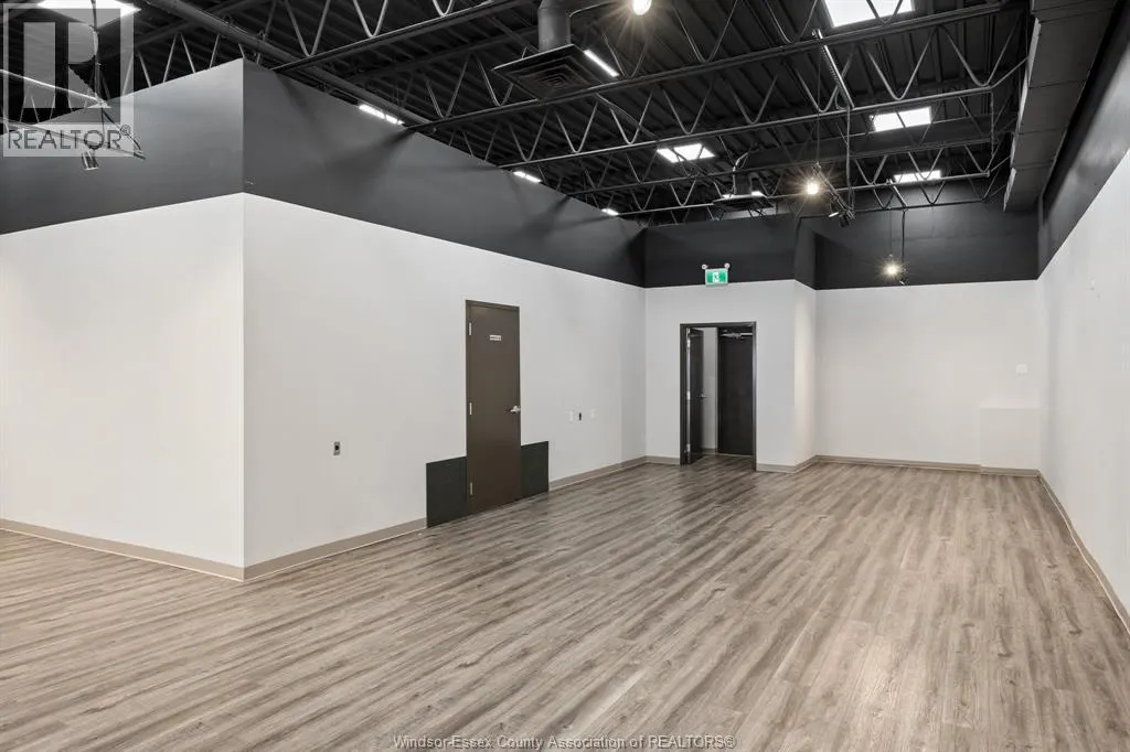 71 TALBOT ROAD North