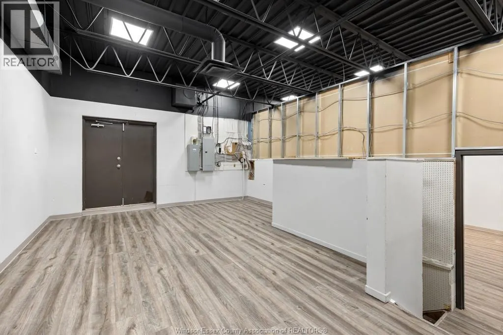 71 TALBOT ROAD North