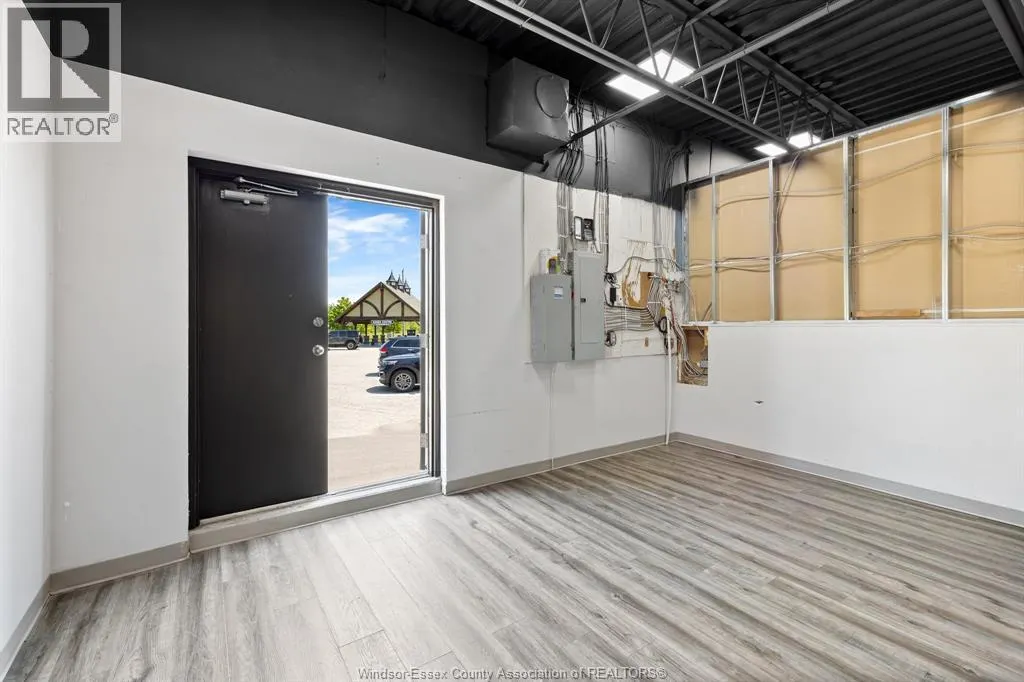 71 TALBOT ROAD North