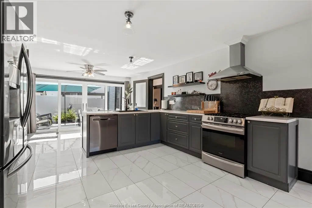261 DIVISION STREET South