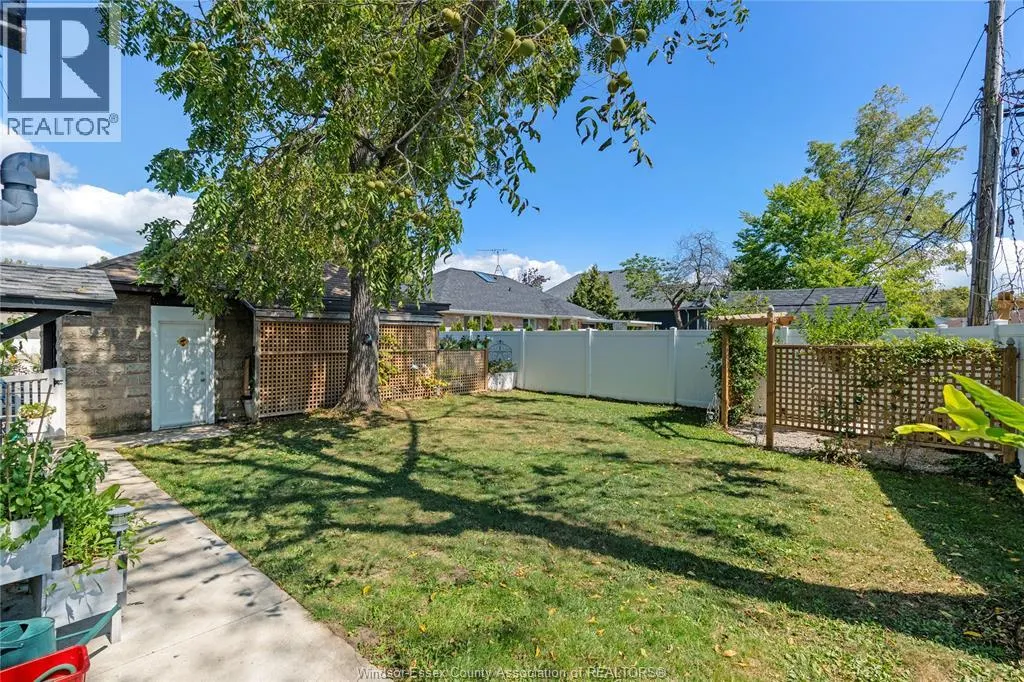 261 DIVISION STREET South