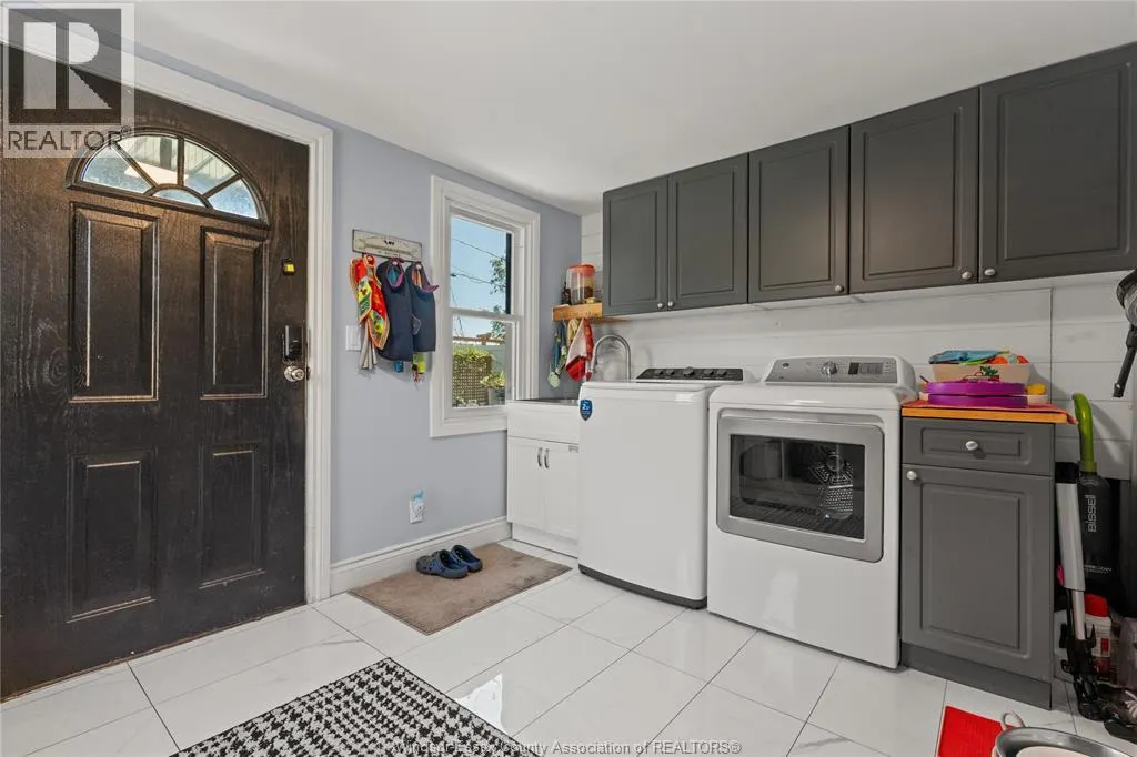261 DIVISION STREET South