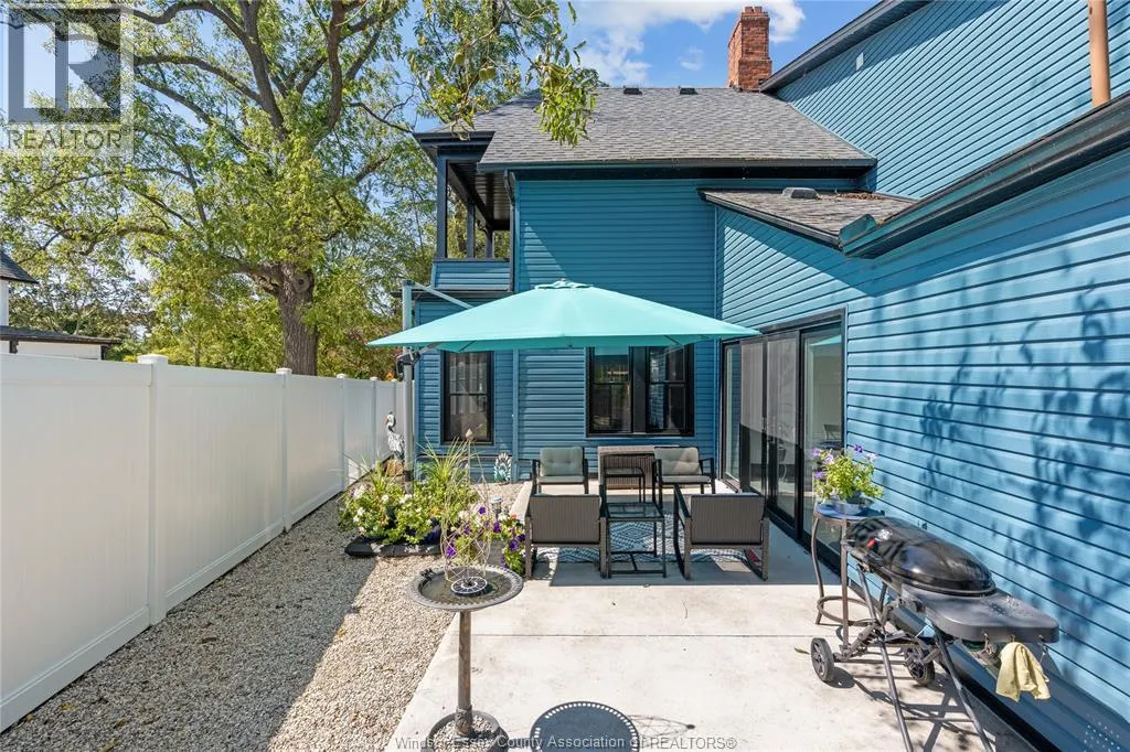 261 DIVISION STREET South