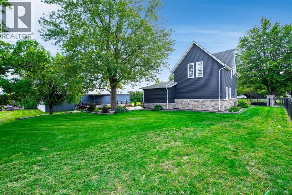 702 Talbot ROAD East