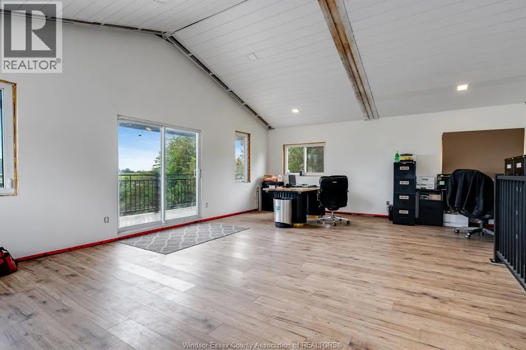702 Talbot ROAD East