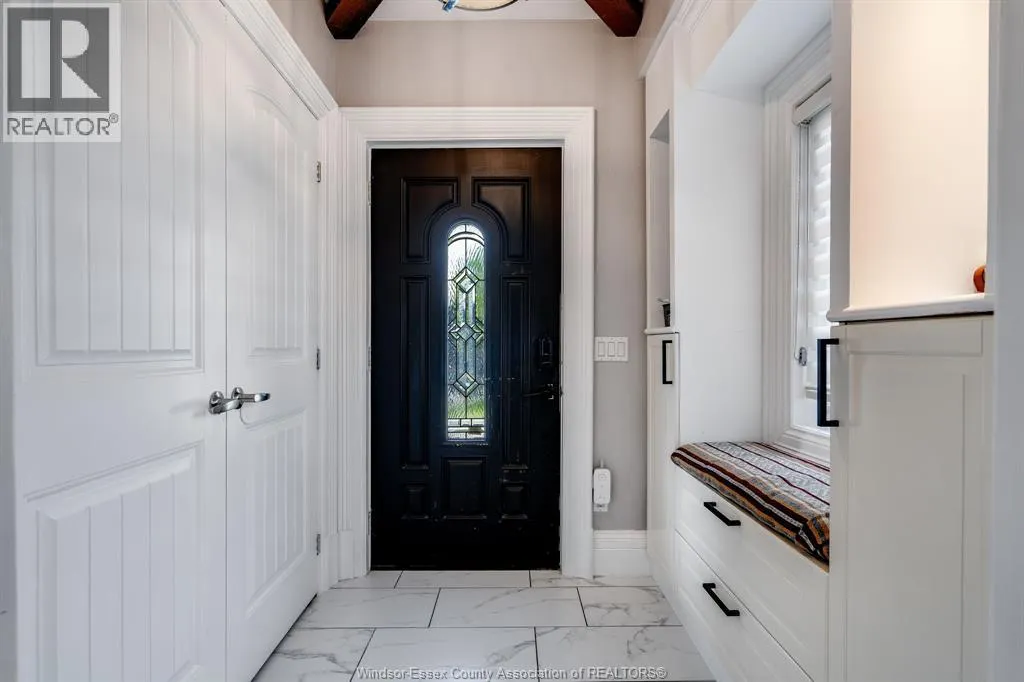 702 Talbot ROAD East