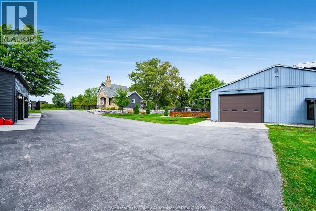 702 Talbot ROAD East