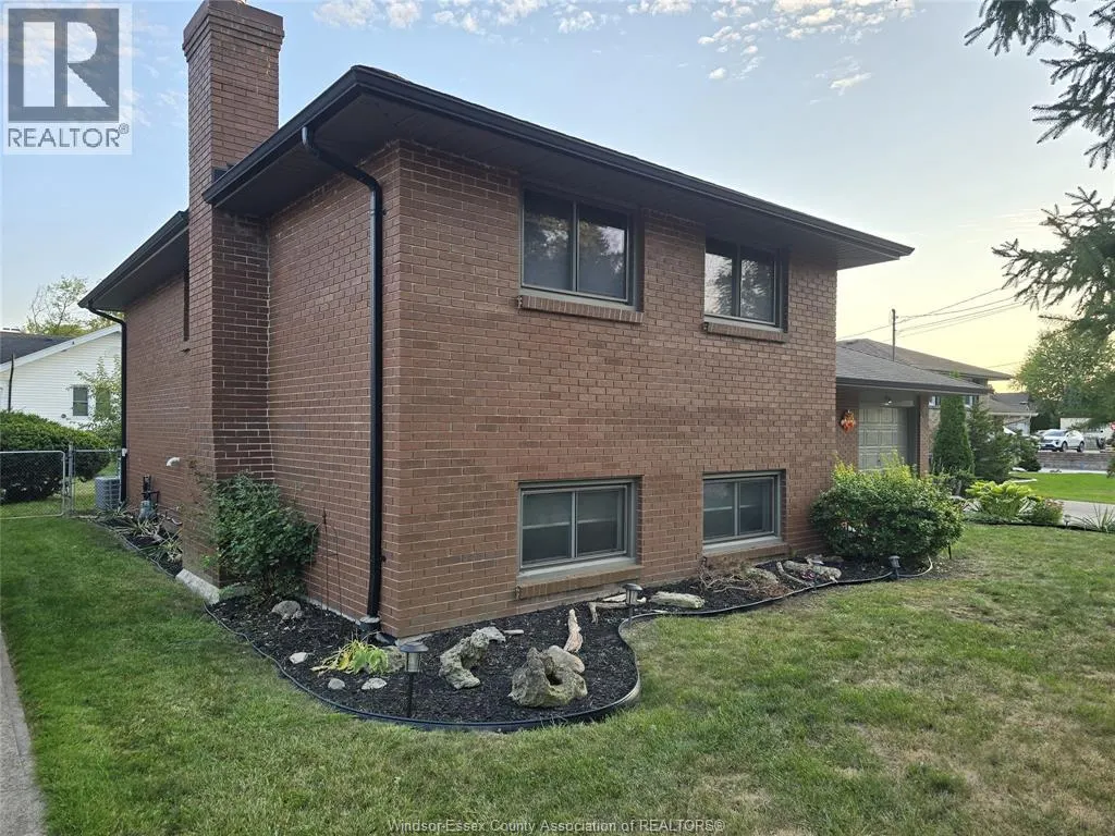 353 Cousineau ROAD