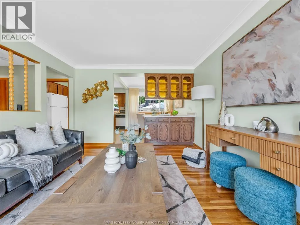 909 RIVERDALE
