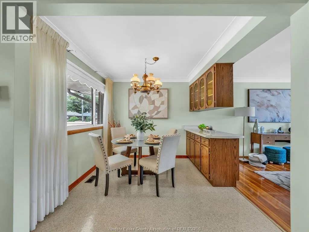 909 RIVERDALE