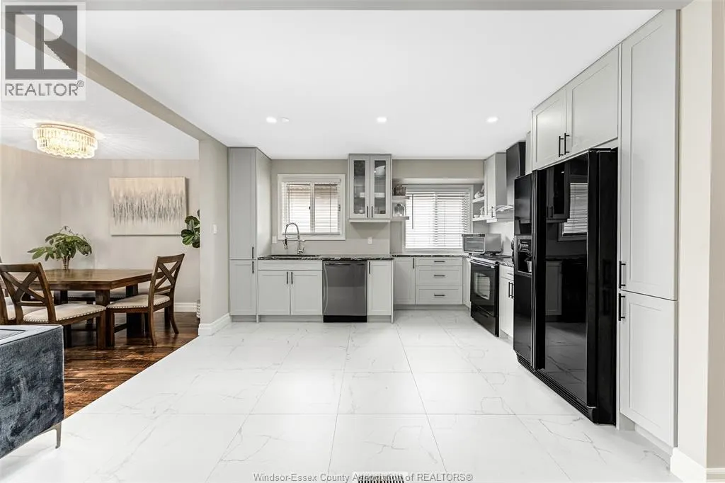 1289 CARRIAGE LANE