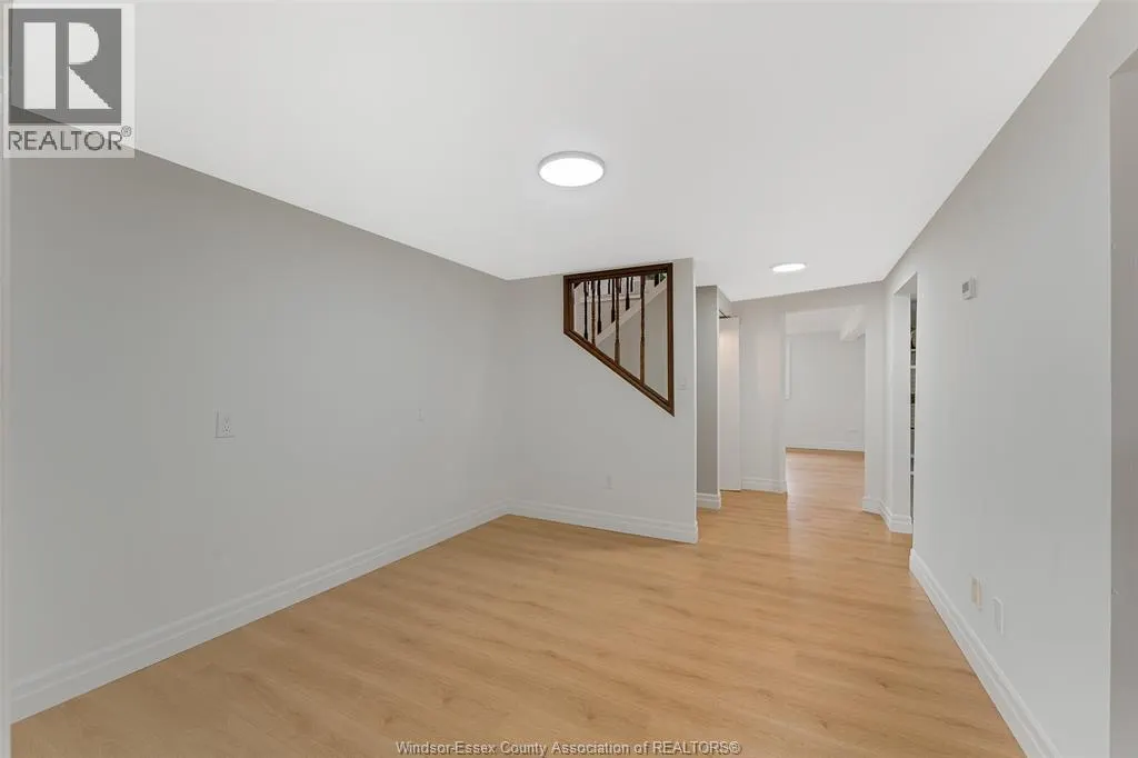 1289 CARRIAGE LANE