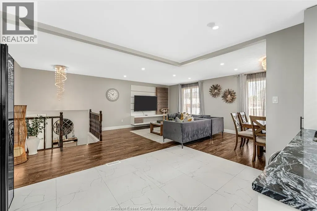1289 CARRIAGE LANE