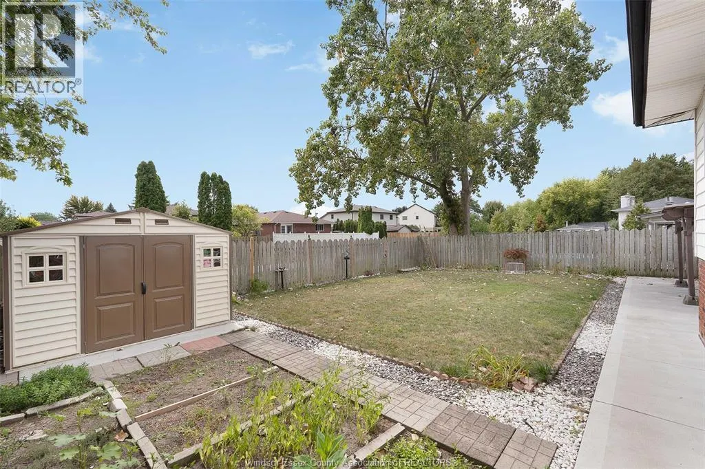 1289 CARRIAGE LANE