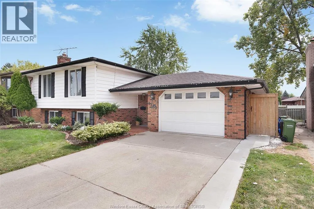 1289 CARRIAGE LANE