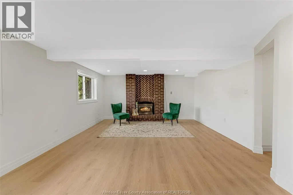 1289 CARRIAGE LANE