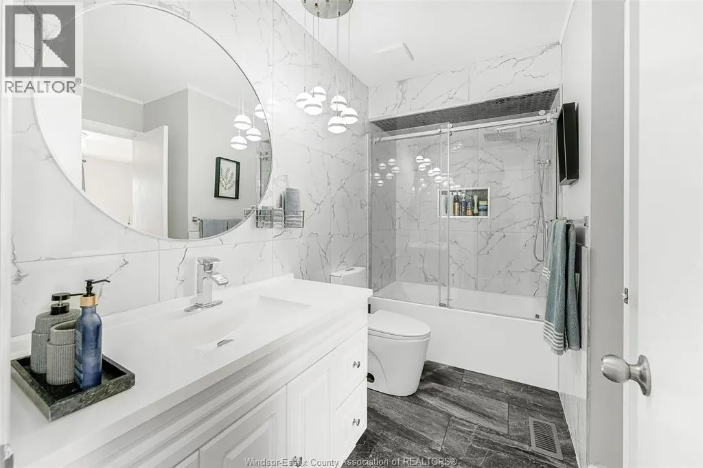 1289 CARRIAGE LANE