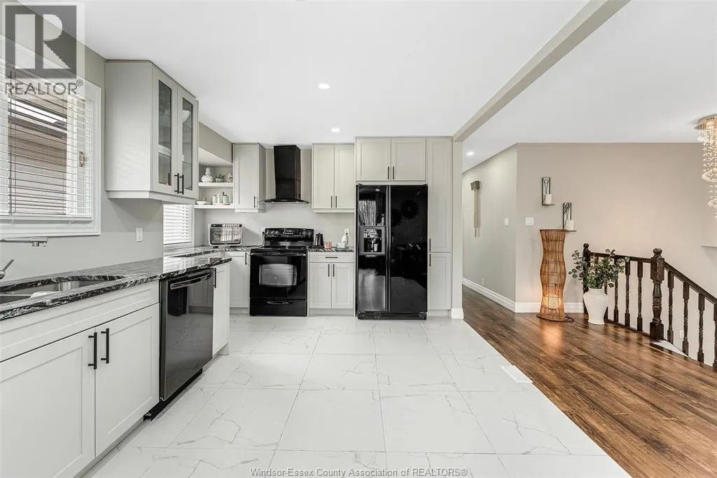 1289 CARRIAGE LANE