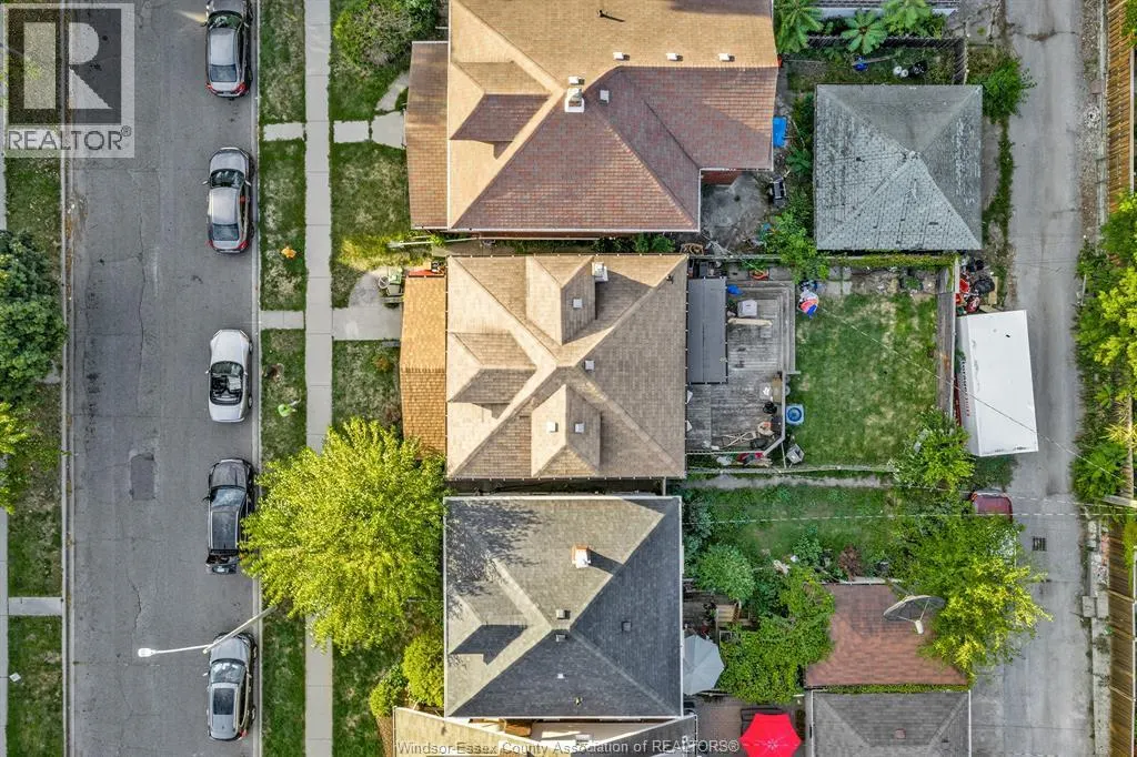 1232 WINDERMERE ROAD