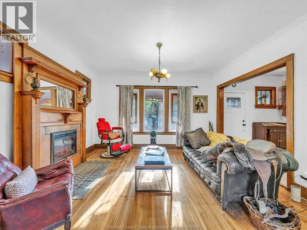 1232 WINDERMERE ROAD