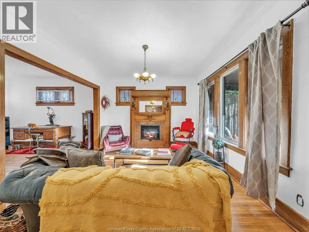 1232 WINDERMERE ROAD