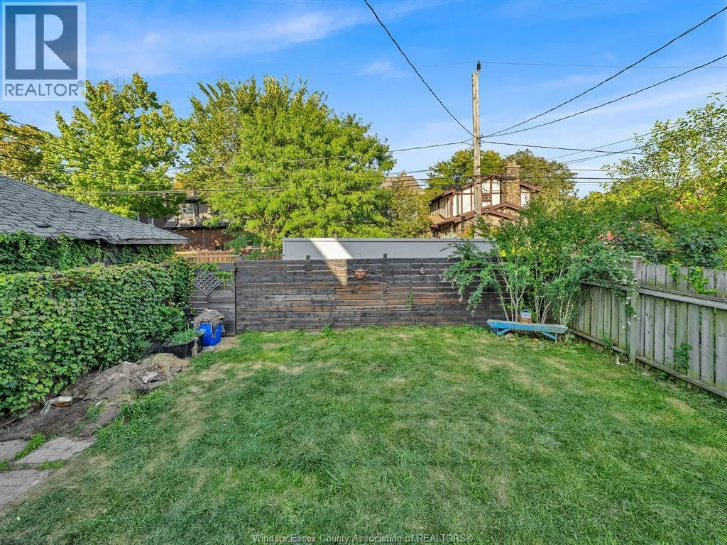 1232 WINDERMERE ROAD
