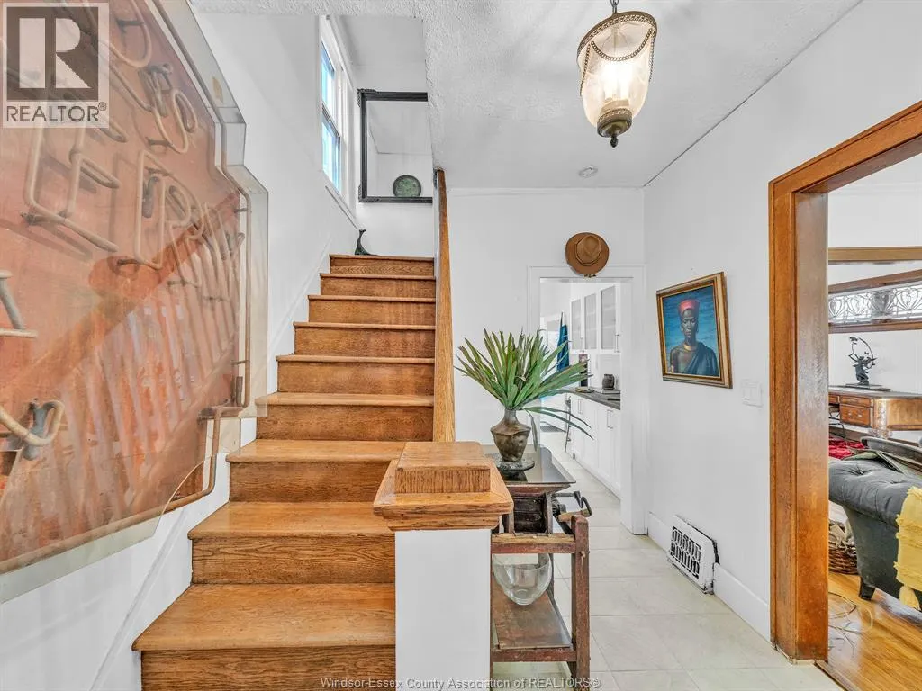 1232 WINDERMERE ROAD