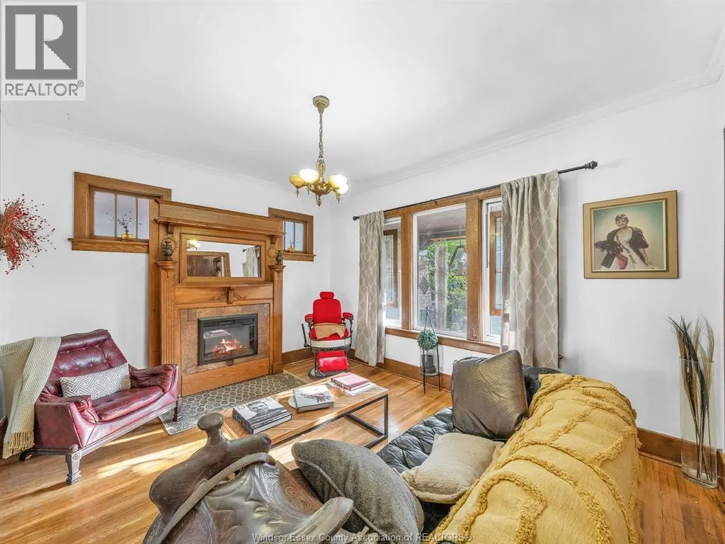 1232 WINDERMERE ROAD
