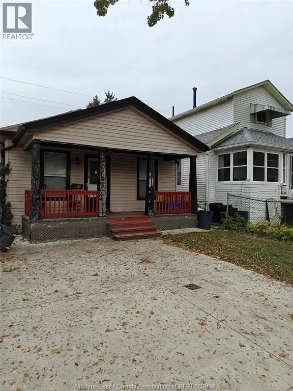 494 MCKAY AVENUE