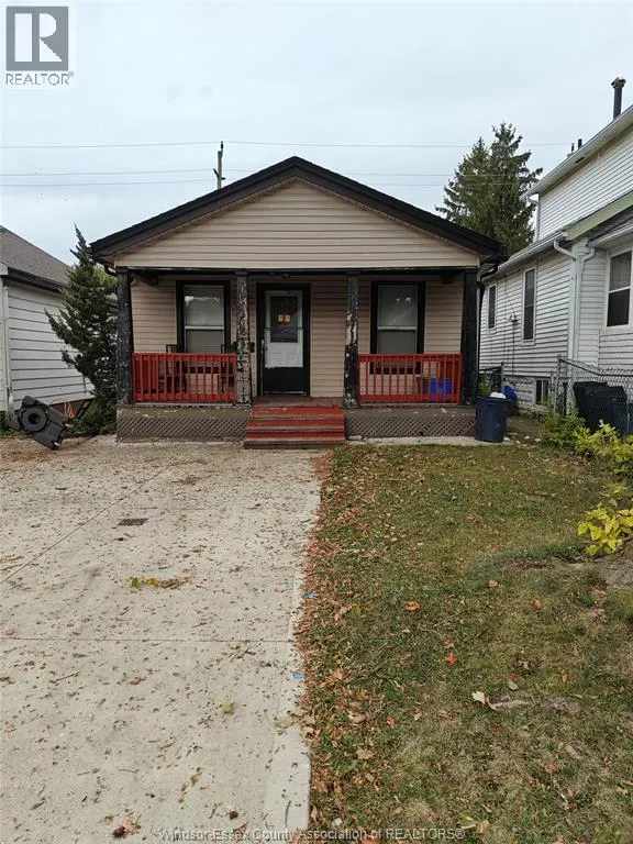 494 MCKAY AVENUE