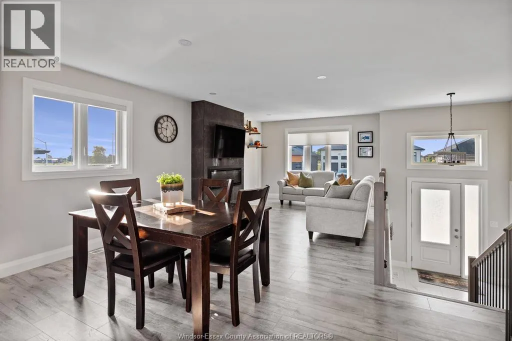30 HAWTHORNE CRESCENT