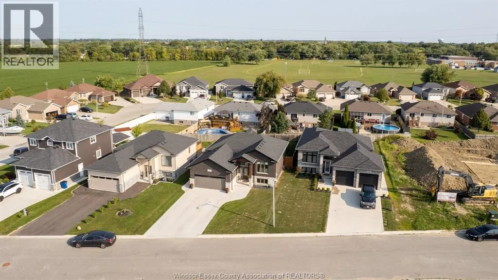 30 HAWTHORNE CRESCENT