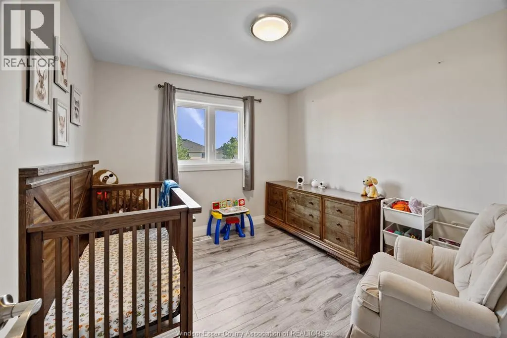 30 HAWTHORNE CRESCENT