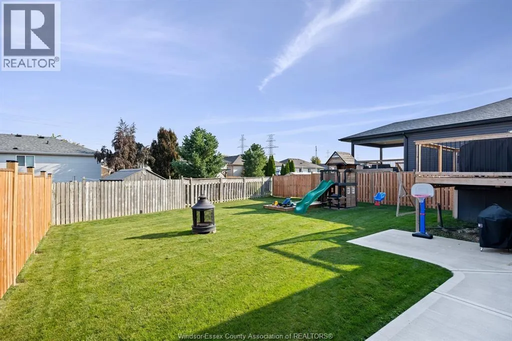 30 HAWTHORNE CRESCENT