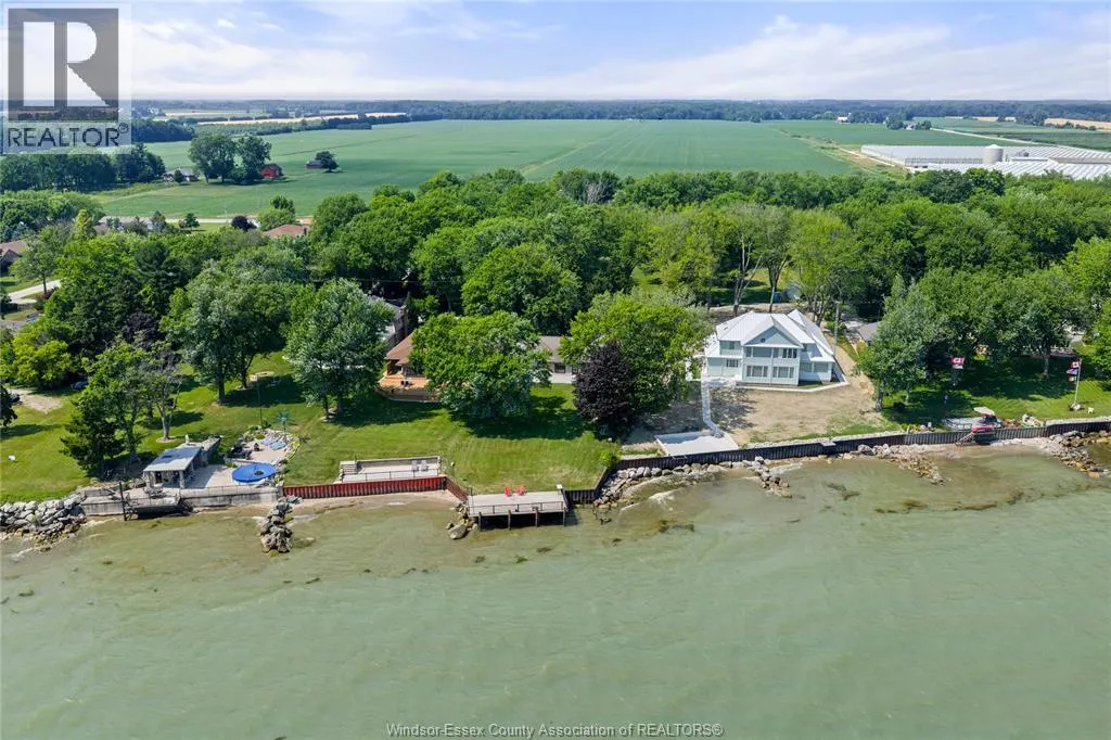 979 MAPLE GROVE DRIVE