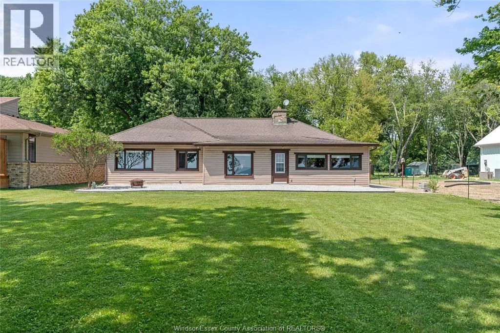 979 MAPLE GROVE DRIVE