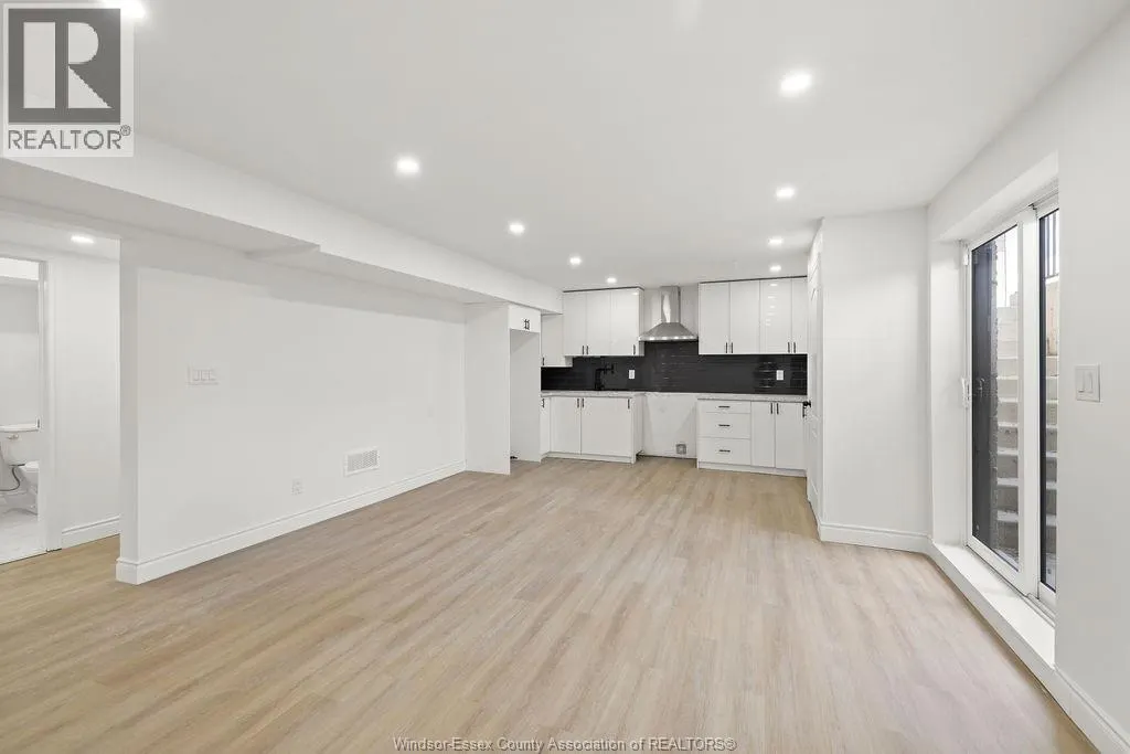 400 THOMPSON AVENUE