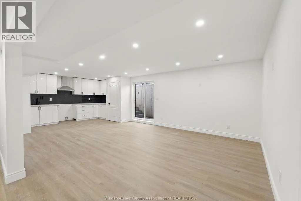 400 THOMPSON AVENUE