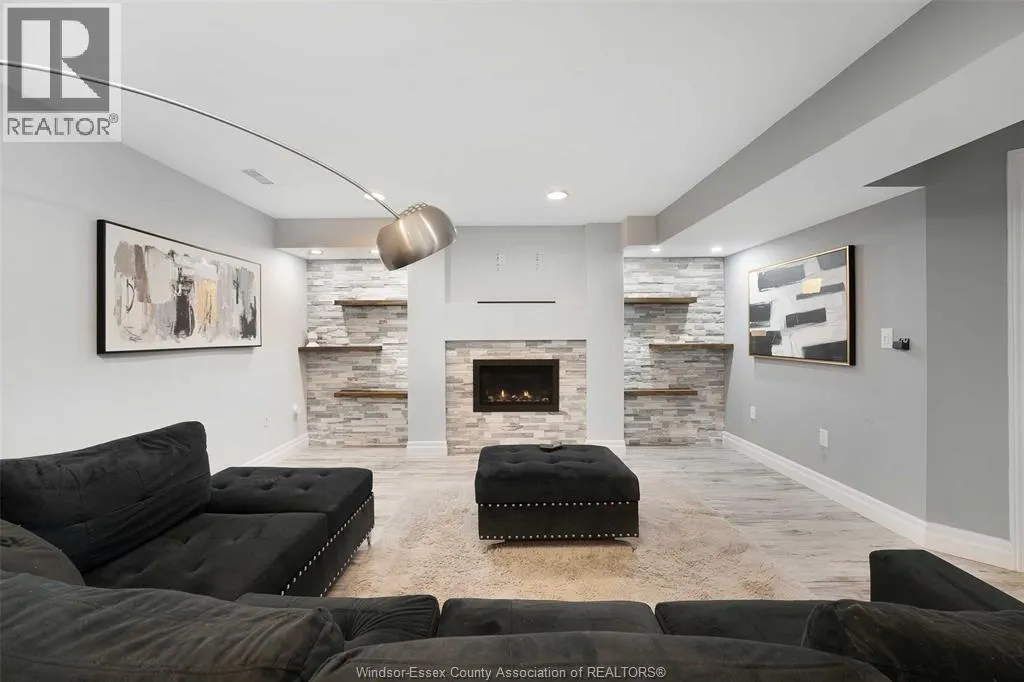 1090 THURSO WAY