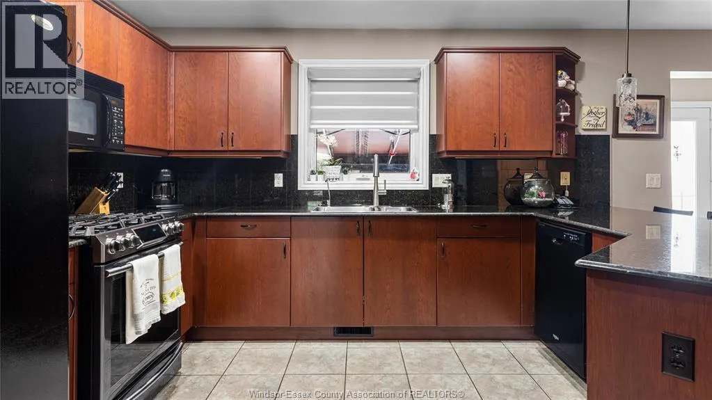 2769 LOMBARDY CRESCENT